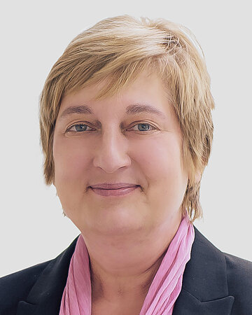 Portr&auml;t von Prof. Dr. Gabriele Meyer, Professorin f&uuml;r Gesundheits- und Pflegewissenschaften an der Martin-Luther-Universit&auml;t Halle-Wittenberg und Leiterin des Instituts f&uuml;r Gesundheits- und Pflegewissenschaften der Medizinischen Fakult&auml;t Halle