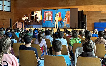 Henrietta in Rangendingen Szenenfoto einer Theateraufführung mit Henrietta in Rangendingen