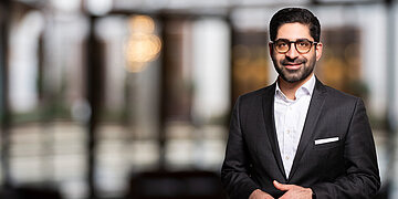 Foto: Kaweh Mansoori, Hessischer Minister f&uuml;r Wirtschaft, Energie, Verkehr, Wohnen und l&auml;ndlichen Raum (SPD)