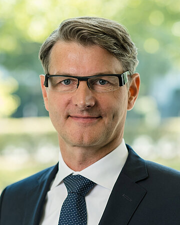 Foto: Dr. Stefan Hoehl, alternierender Vorsitzender des Verwaltungsrates der AOK Hessen (Arbeitgeberseite).