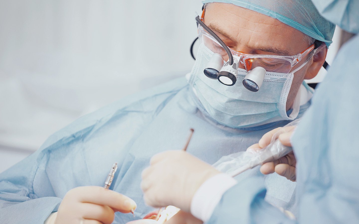 Operation Foto eines Arzt bei einer Operation