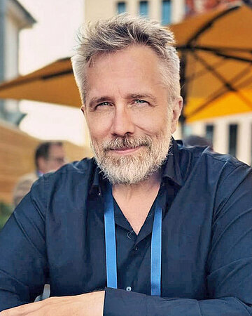 Foto: Portr&auml;t von Stefan Heinemann, Professor f&uuml;r Wirtschaftsethik an der FOM Hochschule und Sprecher der Ethik-Ellipse Smart Hospital der Universit&auml;tsmedizin Essen