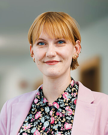 Foto: Sophie Koch, Beauftragte der Bundesregierung f&uuml;r die Akzeptanz sexueller und geschlechtlicher Vielfalt.