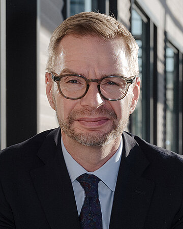 Portrait von Reiner Holznagel, Pr&auml;sident des Bundes der Steuerzahler Deutschland e.&thinsp;V.