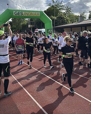Bild vom Start des 3. Firmenlaufs B&uuml;hl