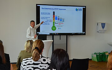 Dr. Bernd Welz, Vorsitzender der Klimastiftung f&uuml;r B&uuml;rger, veranschaulichte die Folgen der Erderw&auml;rmung, f&uuml;r Mensch und Natur.