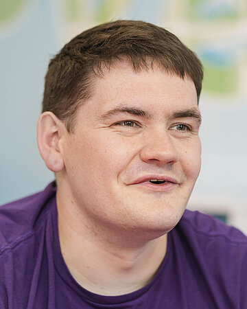 Foto: Steven Mair, &bdquo;Gamer in Residence&ldquo; im Royal Hospital for Children im schottischen Glasgow.