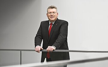 Portr&auml;t von Knut Lambertin, alternierender Verwaltungsratsvorsitzender f&uuml;r die Versicherten der AOK Nordost