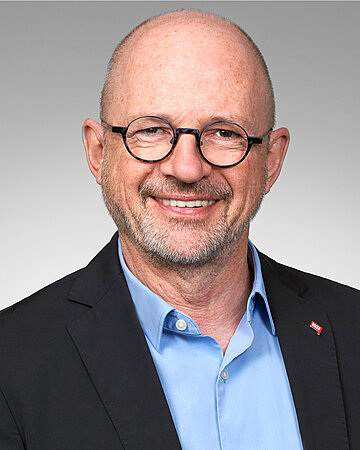 Foto: Frank Firsching, alternierender Verwaltungsratsvorsitzender der AOK Bayern (Versichertenseite).