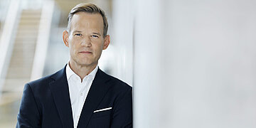 Foto von Hendrik Streeck, Beauftragter der Bundesregierung f&uuml;r Sucht- und Drogenfragen