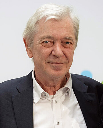 Foto: Portr&auml;tbild von Prof. Dr. Klaus Jacobs, Volkswirt und ehemaliger Gesch&auml;ftsf&uuml;hrer des Wissenschaftlichen Instituts der AOK (WIdO)