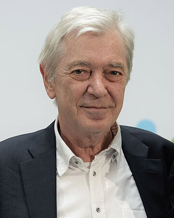 Foto: Portr&auml;tbild von Prof. Dr. Klaus Jacobs, Volkswirt und ehemaliger Gesch&auml;ftsf&uuml;hrer des Wissenschaftlichen Instituts der AOK (WIdO)