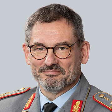 Portr&auml;t: Dr. med. Johannes Backaus, Generalstabsarzt.