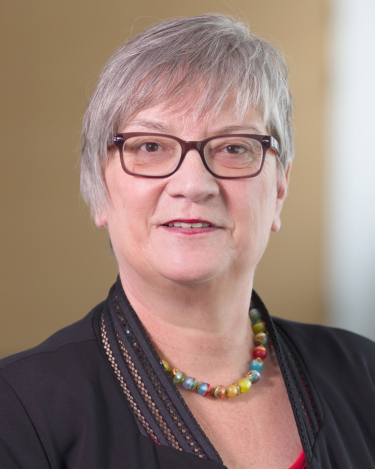 Porträt von Annette Düring, alternierende Vorsitzende des Verwaltungsrates der AOK Bremen/Bremerhaven