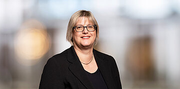 Das Portr&auml;tfoto zeigt Dr. Sonja Optendrenk ist Staatssekret&auml;rin im Hessischen Ministerium f&uuml;r Familie, Senioren, Sport, Gesundheit und Pflege.