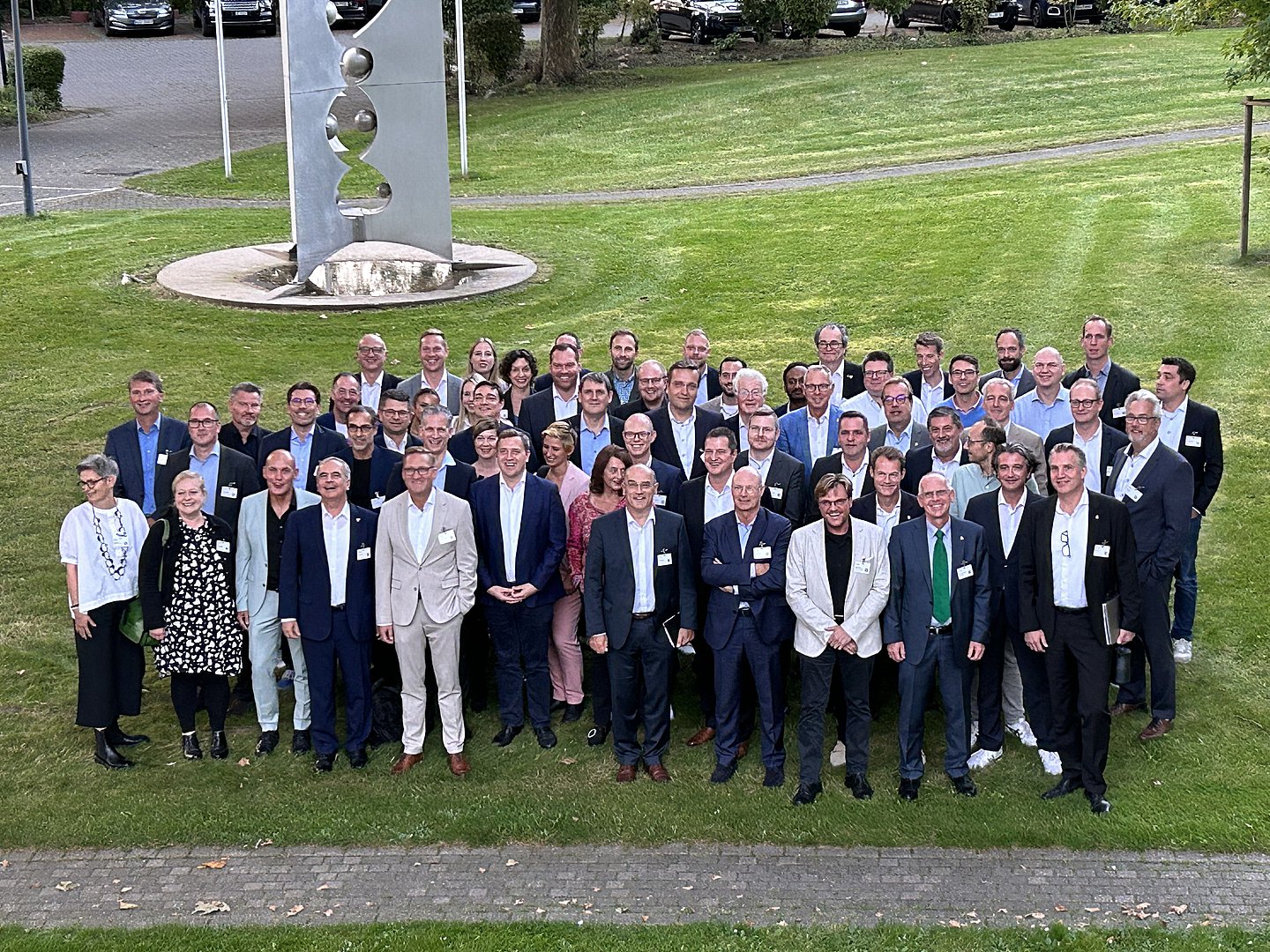 Gruppenfoto mit allen Gästen des Elephants Club
