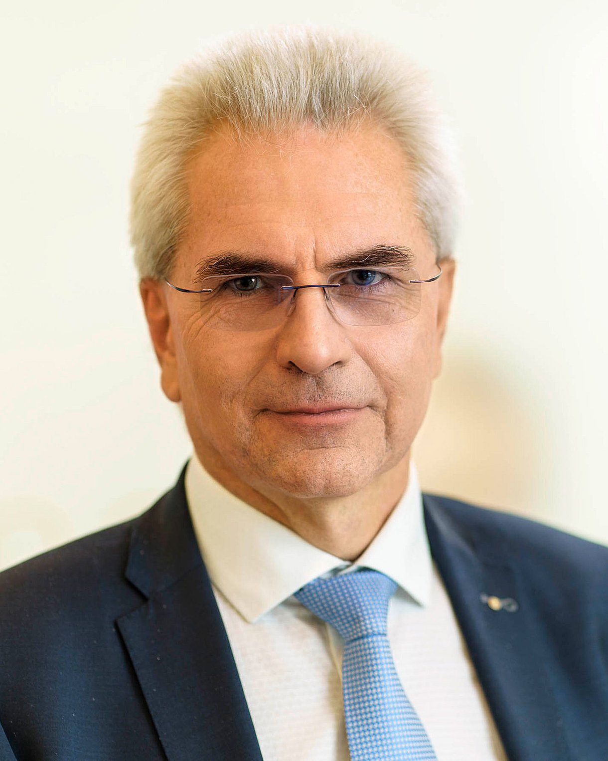 Foto: Dr. Hans-Peter Hubmann, Vorsitzender des Deutschen Apothekerverbandes (DAV).