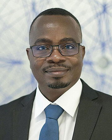 Foto: Dr. Nobila Ou&eacute;draogo, Wissenschaftlicher Mitarbeiter am Deutschen Krebsforschungszentrum.