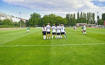 Freistoß für FC Bundestag