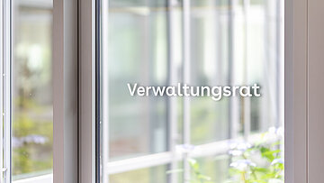 Schriftzug f&uuml;r den Verwaltungsrat der AOK Nordost. Montage: Christian Marschler