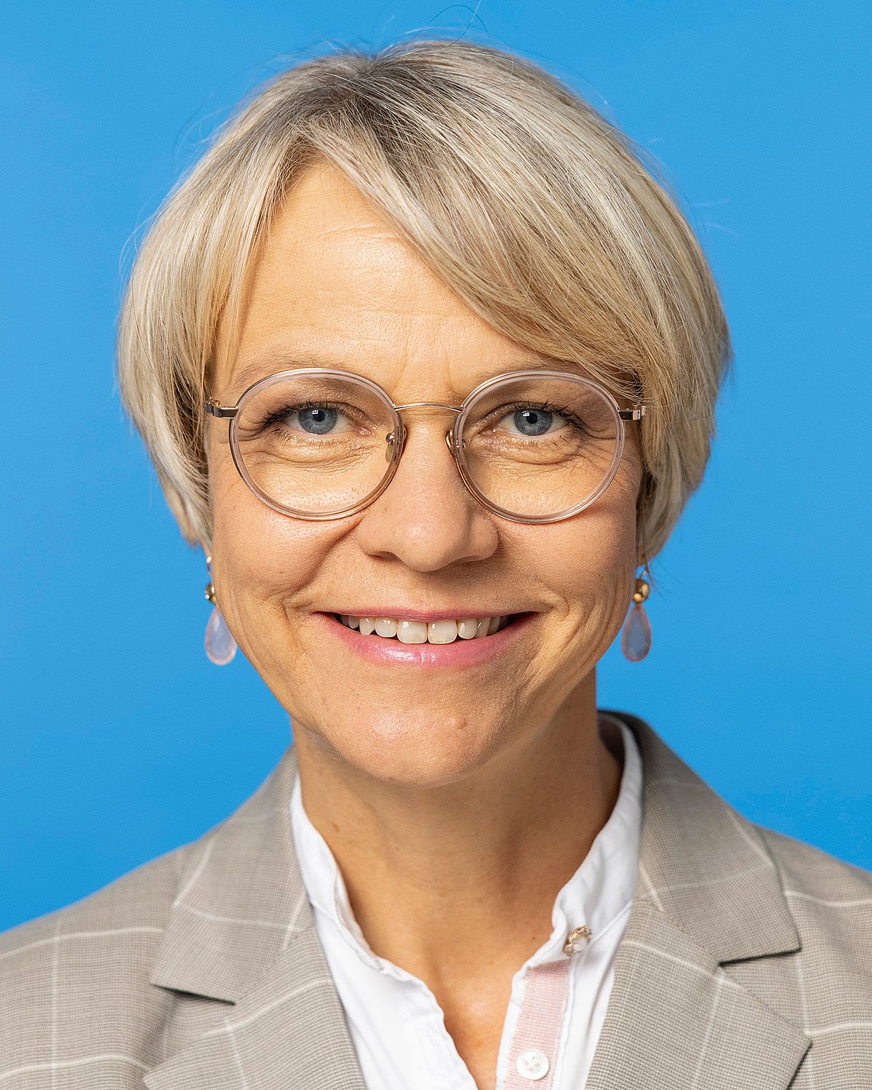 Foto: Porträt von Dorothee Feller, Ministerin für Schule und Bildung des Landes Nordrhein-Westfalen.