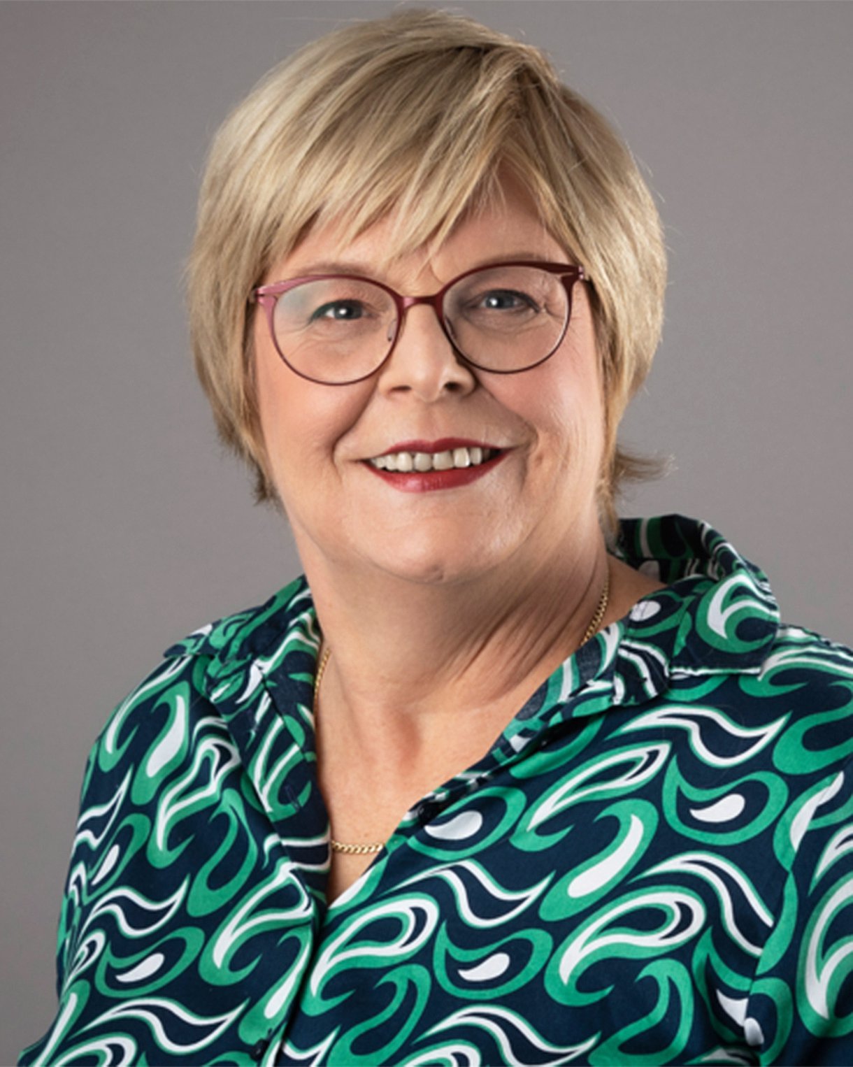 Porträt von Susanne Wiedemeyer, alternier­ende Vorsitzende des Verwaltungs­rates der AOK Sachsen-Anhalt.