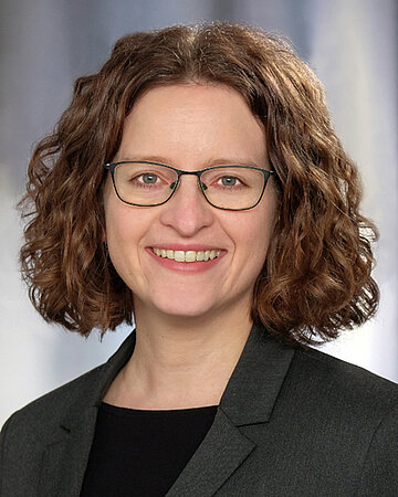 Foto: Portr&auml;t von Prof. Dr. Melanie Messer, Professorin f&uuml;r Pflegewissenschaft, Universit&auml;t Trier