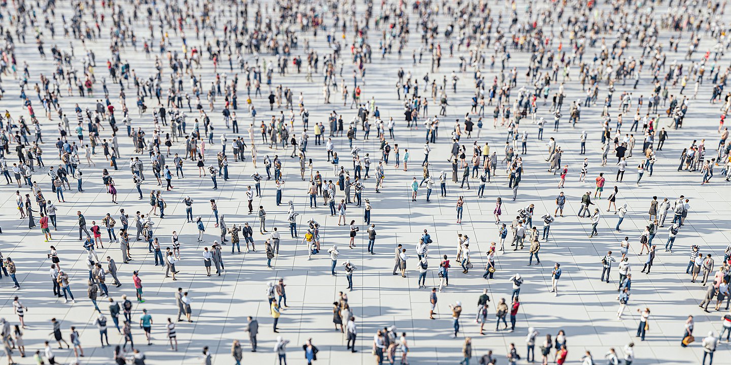 Symbolbild: Großer Platz mit vielen menschlichen Miniaturfiguren