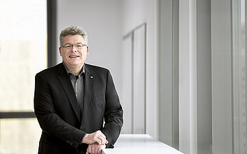 Portr&auml;t: Knut Lambertin, alternierender Vorsitzender f&uuml;r die Versichertenseite