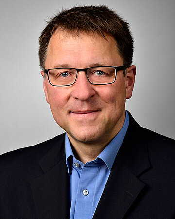 Foto: Portr&auml;tfoto von Prof. Dr. Stephan C. Bischoff, Direktor des Instituts f&uuml;r Ern&auml;hrungsmedizin und Pr&auml;vention, Universit&auml;t Hohenheim, Stuttgart