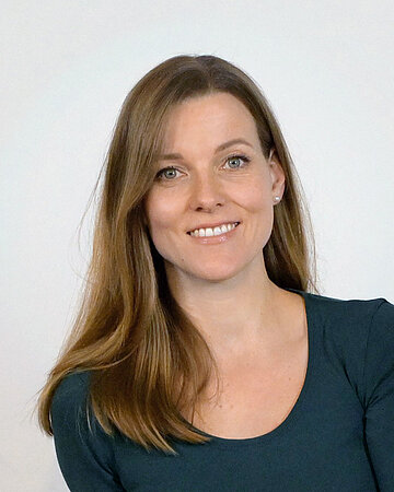 Foto: Portr&auml;t von Elisabeth Wilke, Trainerin im Modellvorhaben &bdquo;R&uuml;ckengesunde Pflege&ldquo;.