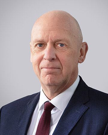 Foto: Portr&auml;t von Reinhard Nieper, Vorsitzender der Gesch&auml;ftsf&uuml;hrung der BG Kliniken &ndash; Klinikverbund der gesetzlichen Unfallversicherung