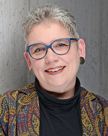 Foto: Portr&auml;t von Christine Vogler, Pr&auml;sidentin des Deutschen Pflegerats (DPR)