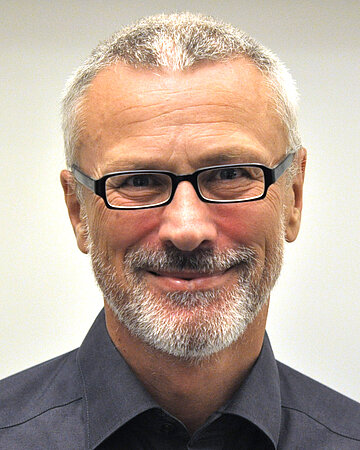 Portr&auml;t von Bertram Szagun, Facharzt f&uuml;r &Ouml;ffentliches Gesundheitswesen und Master of Science in Public Health