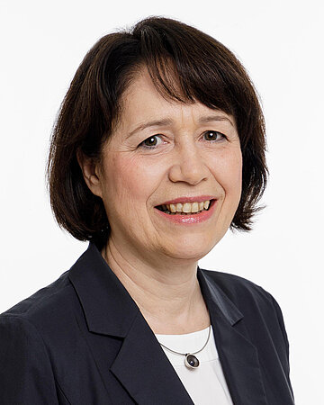 Foto: Portr&auml;t von Claudia Drechsel-Schlund, stellvertretende Hauptgesch&auml;ftsf&uuml;hrerin der Berufsgenossenschaft f&uuml;r Gesundheitsdienst und Wohlfahrtspflege (BGW).