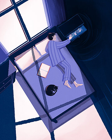 Illustration aus der Vogelperspektive: In einem Bett liegt eine Person im Schlafanazug neben Buch und Katze und greift neben sich auf den Nachttisch, wo verschiedene Pillenblister liegen.