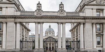 Hauptstadt Irlands: Dublin.