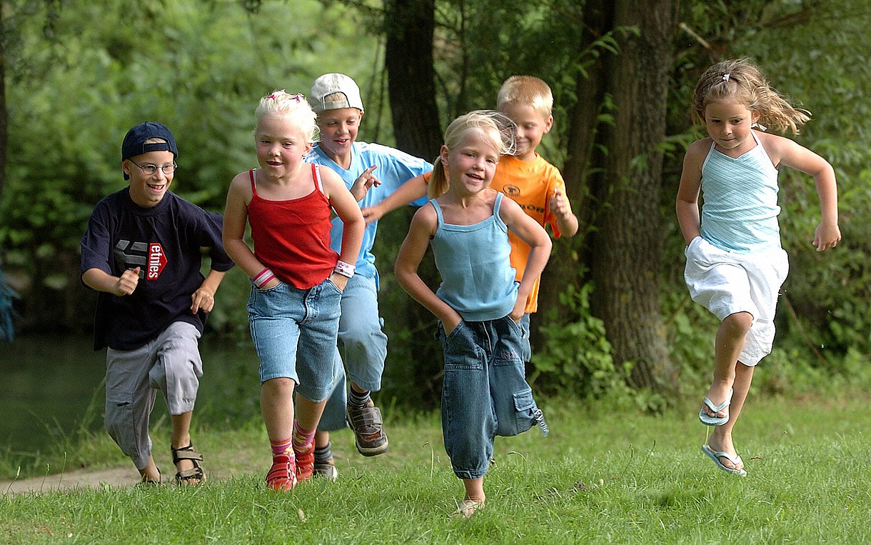 Laufende Kinder