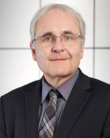 Portraitbild von J&uuml;rgen Wasser, Lehrstuhlinhaber f&uuml;r Medizinmanagement der Universit&auml;t Duisburg-Essen