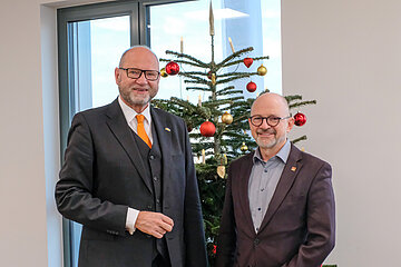 Ivor Parvanov (links im Bild), Vorsitzender des Verwaltungsrats der AOK Bayern, gemeinsam mit dem alternierenden Vorsitzenden, Frank Firsching.