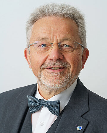 Foto: Portr&auml;t von Helmut Kneppe, Vorstandsvorsitzender des Kuratoriums Deutsche Altershilfe Wilhelmine-L&uuml;bke-Stiftung e. V. (KDA).