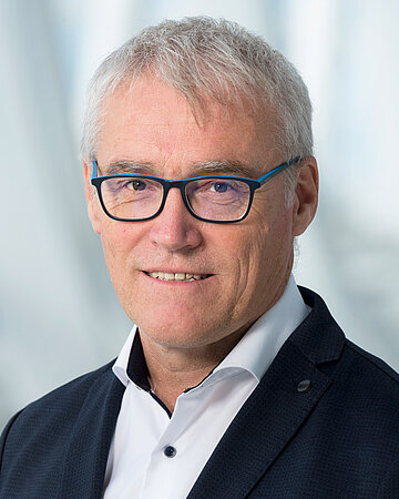 Foto: Portr&auml;t von Stephan Kiefer, stellvertretender Leiter der Arbeitsgruppe Biomedizinische Daten am Fraunhofer-Institut für Biomedizinische Technik 