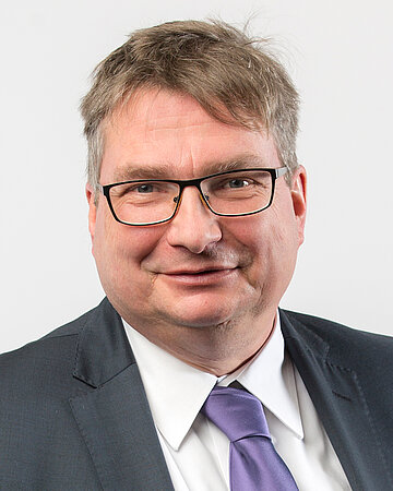 Foto: Portr&auml;t von Gerriet Schr&ouml;der, Leiter der Abteilung Pr&auml;vention bei der AOK Sachsen-Anhalt