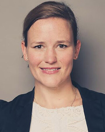 Foto: Portrait von Dr. Mina Baumgarten, Leiterin Gesch&auml;ftsprozesse und Versorgungsinnovation der Vivantes Gruppe Berlin