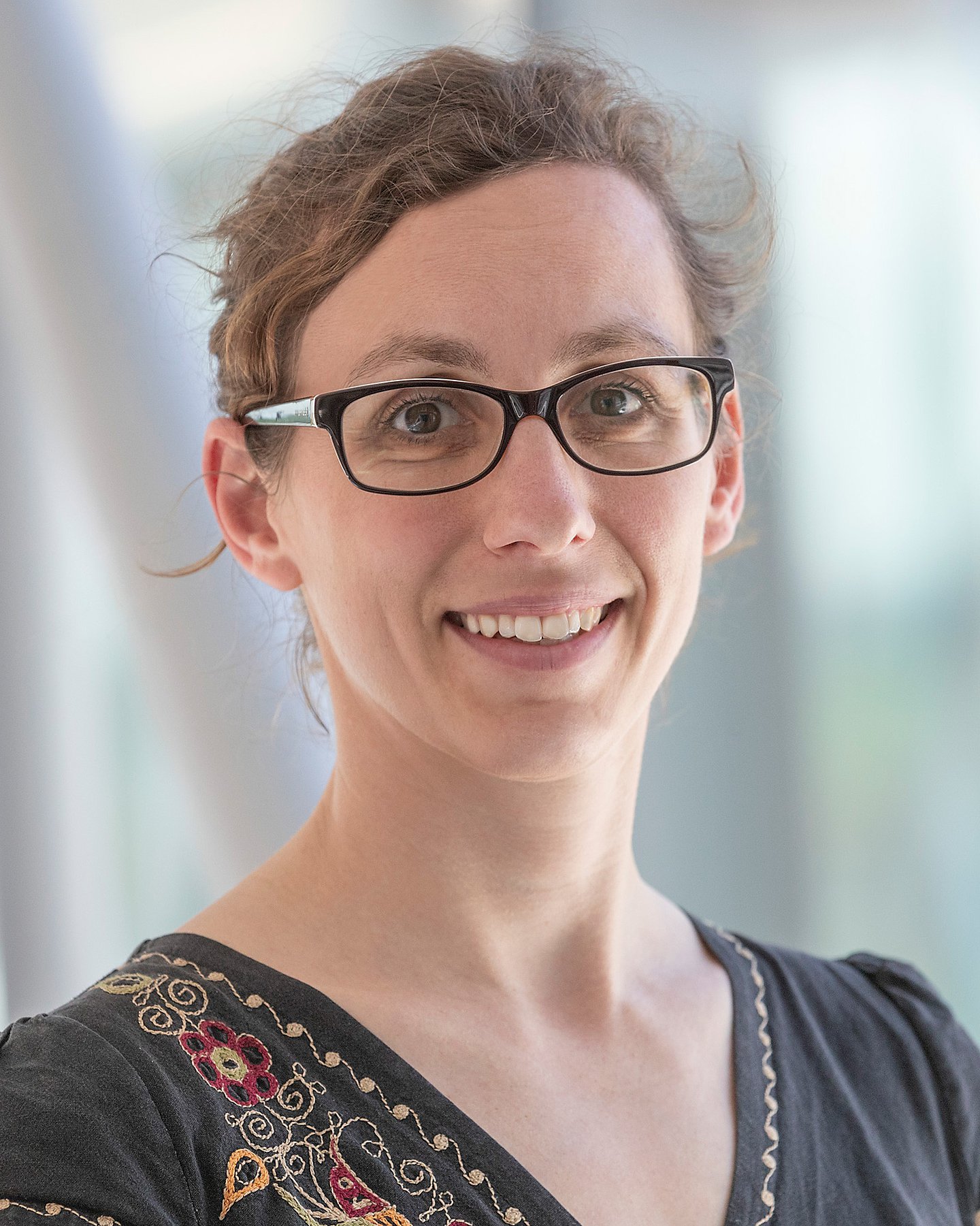 Foto: PD Dr. med. Carmen Jochem ist Akademische Oberrätin am Lehrstuhl für Planetary and Public Health an der Rechts- und Wirtschaftswissenschaftlichen Fakultät der Universität Bayreuth.
