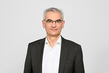 Portr&auml;t: Dr. Gerhard Schillinger - Leiter Stab Medizin