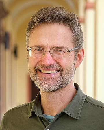 Portr&auml;t von Prof. Dr. Claus Wendt, Professor f&uuml;r Soziologie der Gesundheit und des Gesundheitssystems an der Universit&auml;t Siegen