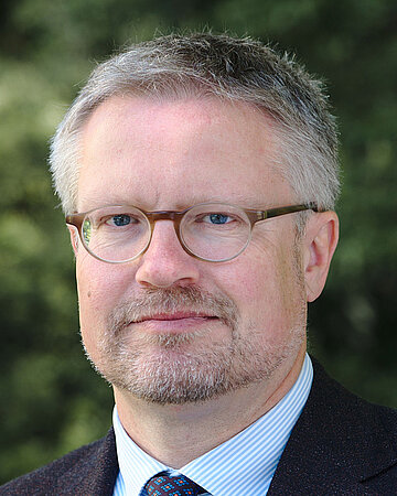 Portr&auml;t von Prof. Dr. Thomas Berlage, Professor f&uuml;r Informatik im Bereich Life Sciences am Fraunhofer Institut f&uuml;r Angewandte Informationstechnik in Aachen