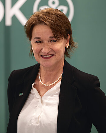 Portr&auml;t: Sonja Koch, Gesch&auml;ftsbereichsleitung f&uuml;r Pflege, Demografie und Hilfsmittelversorgung bei der AOK Rheinland-Pfalz/Saarland