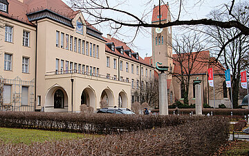 Foto: Blick auf die M&uuml;nchen Klinik Schwabing, in der am 27. Januar 2020 der erste Corona-Fall Deutschlands behandelt wurde